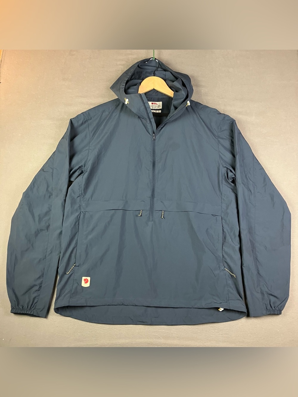 Fjallraven Men’s Size M High Coast Lite Anorak Windbreaker Jacket Navy Blue. In